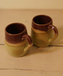 זוג ספלים עם ידית גלזורה חצי חצי