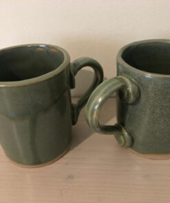 זוג ספלים ירקרק ידית מעוצבת